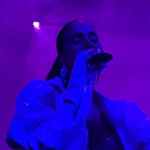 Meet your Posher, Nathalie - Picture 1 of 1